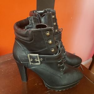 Heeled boots